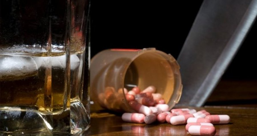 Zbuloni tani, a mund të pini alkool teksa merrni antibiotikë?