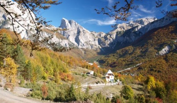 Valbonë/ Turistët bien në greminë, ka të vdekur