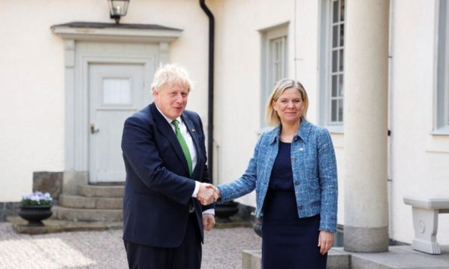 Suedia dhe Finlanda përgatiten për më të keqen, Britania e bën një marrëveshje të sigurisë me to