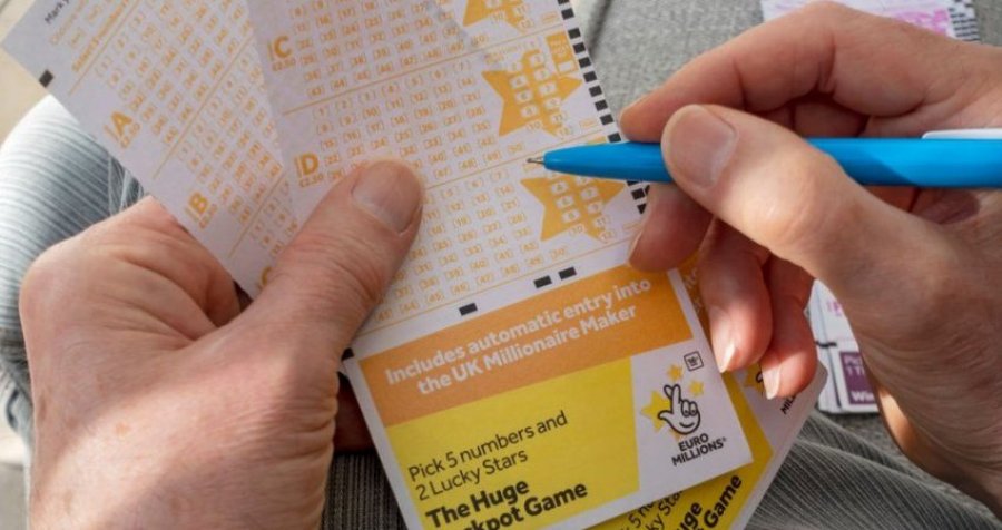 Fitohet tiketa e lotarisë me shumën më të lartë të parave në Britani të Madhe