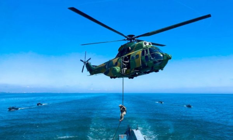 Forcat speciale amerikane stërviten në Detin e Zi
