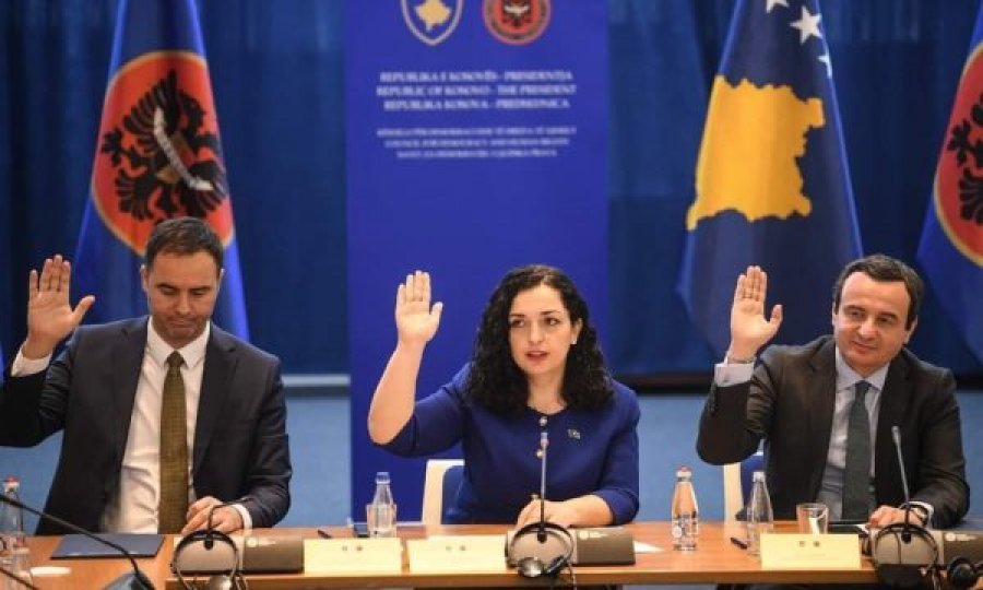 Kritikat që Kurti ende s’ka takuar zyrtarë politikë në  Amerikë, reagojnë nga kabineti Glauk Konjufcës