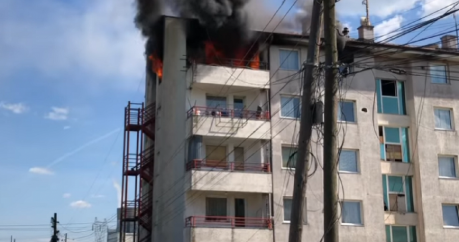 Banesat kolektive në Plemetin, përfshihen nga zjarri