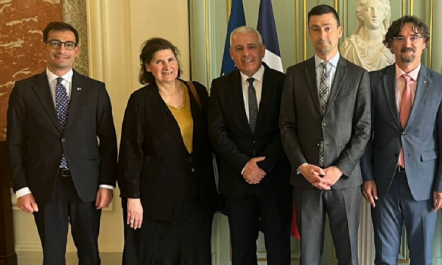 Sveçla në Paris për t’i bindur francezët për vizat