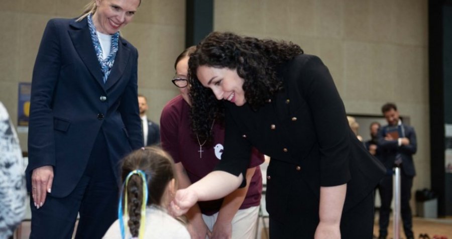 Osmani vazhdon takimet e saj në Lituani