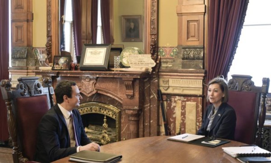 Kurti pritet nga Guvernatorja e Iowas