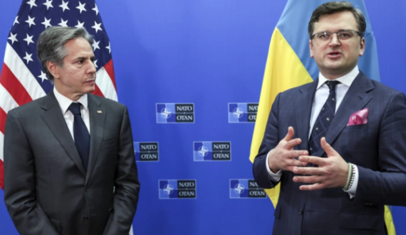 Kuleba takohet me Blinkenin, bisedojnë për ndihmën e re amerikane