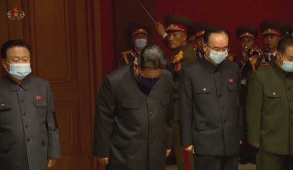 Koronavirusi pushton Korenë e Veriut, mjekët sugjerojnë kurën e çuditshme