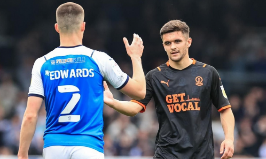 Jake Daniels bëhet futbollisti i parë britanik që e pranon publikisht se është homoseksual