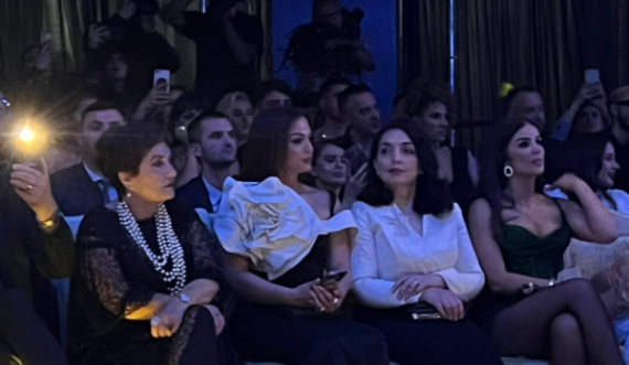 Si kaloj presidentja Vjosa Osmani në ndejën e mbrëmshme