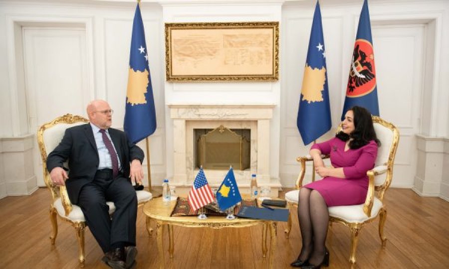 Presidentja Osmani takoi ambasadorët dhe të ngarkuarit me punë të shteteve të Quintit