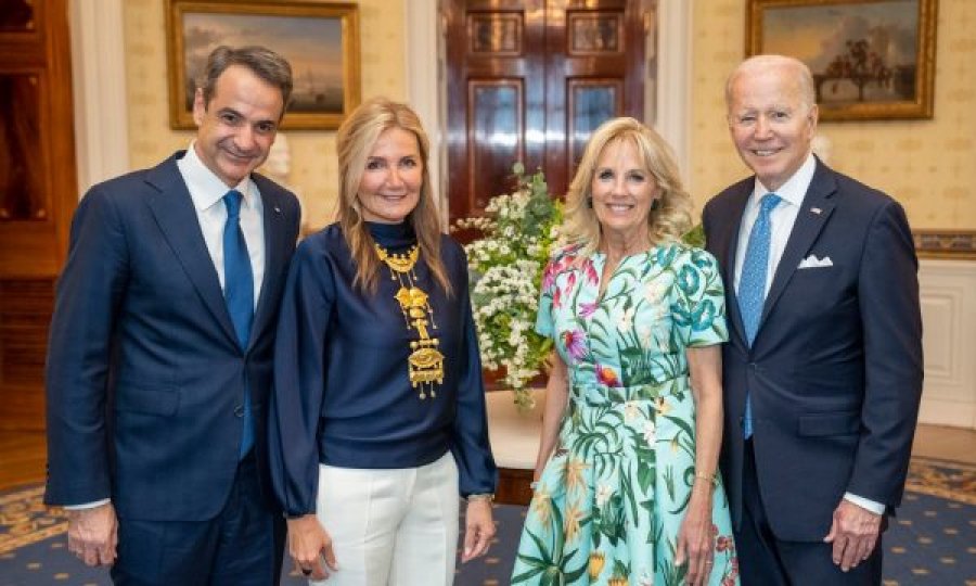 Presidenti Biden pret në Shtëpinë e Bardhë kryeministrin grek Mitsotakis