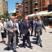 Ambasadori Hovenier shkruan për udhëtimin në Mitrovicë, e quan produktiv
