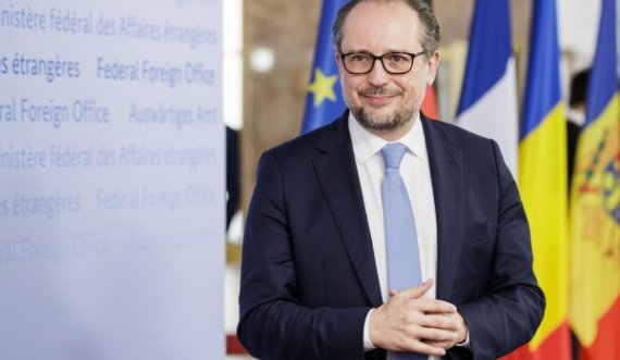 Schallenberg mbështet liberalizimin e vizave me Kosovën