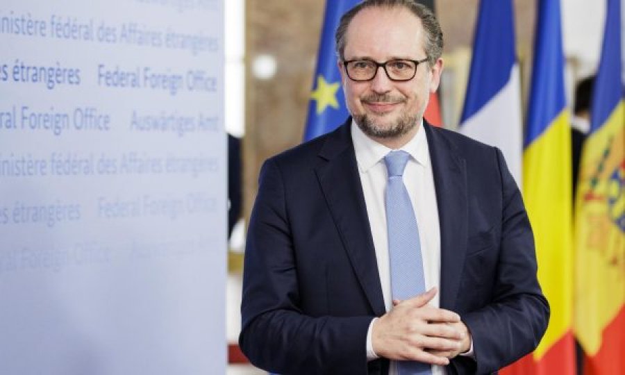 Schallenberg mbështet liberalizimin e vizave me Kosovën