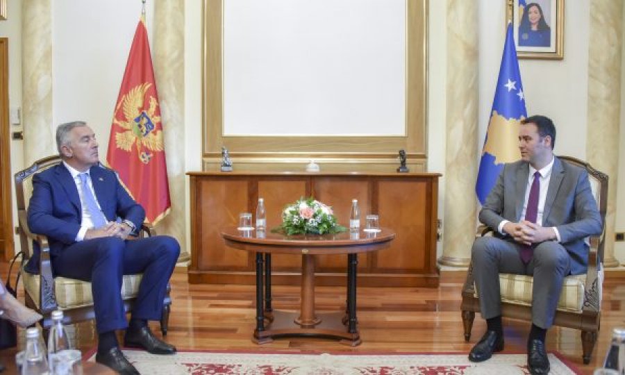 Kryetari Konjufca pret në takim presidentin e Malit të Zi, Milo Gjukanoviq
