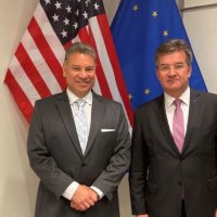 Lajçak në Washington për të marrë përkrahjen e amerikanëve për dialogun Kosovë-Serbi