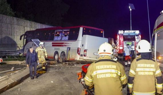 “Shoferi ra në gjumë ose defekt teknik”, dyshimet e para për aksidentin e autobusit nga Kosova në Austri