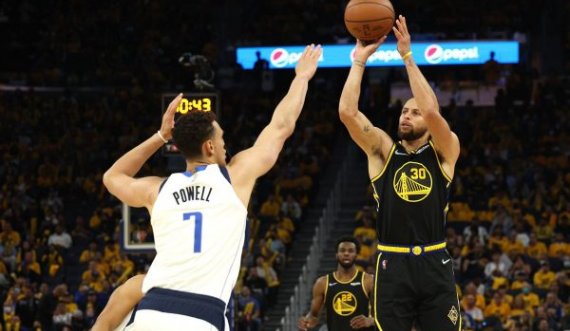 Golden State e fiton finalen e parë me Dallasin