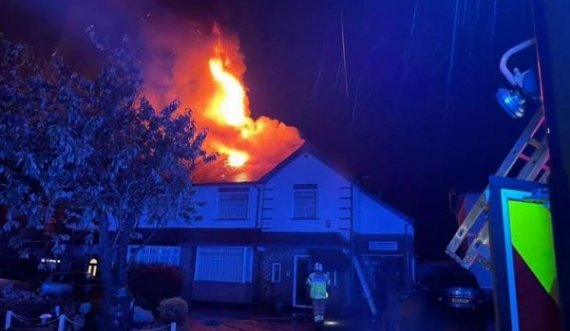 Rrufeja shkakton zjarr të madh 