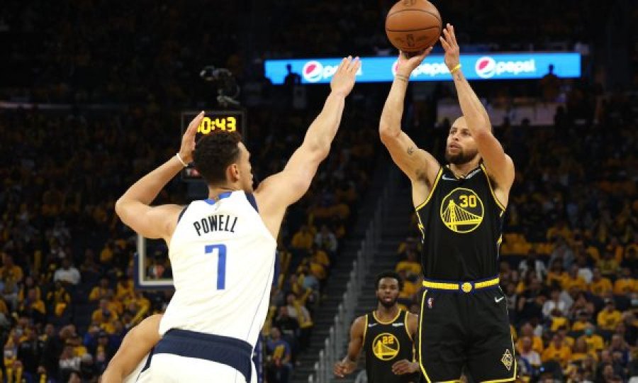 Golden State e fiton finalen e parë me Dallasin