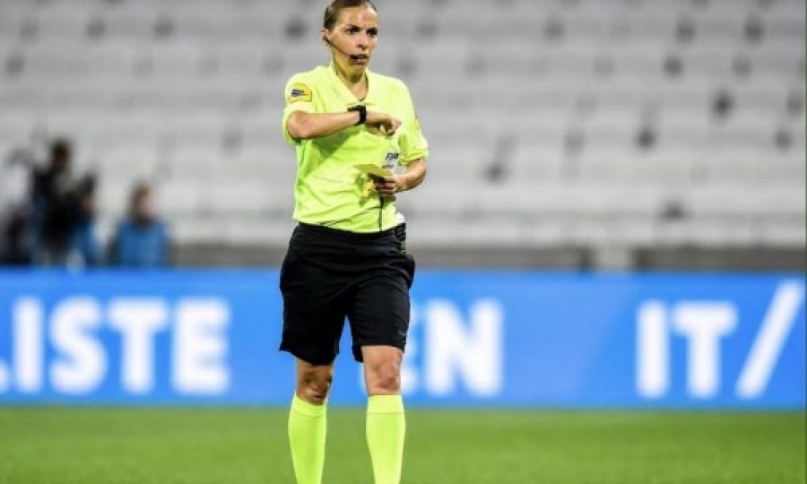 Për herë të parë në histori, tri gjyqtare kryesore dhe tri asistent-refere në Botërorin e meshkujve