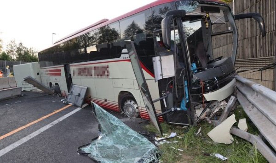 Mediat austriake shkruajnë për aksidentit e autobusit shqiptar: Vullnetarë të shumtë për të ndihmuar”