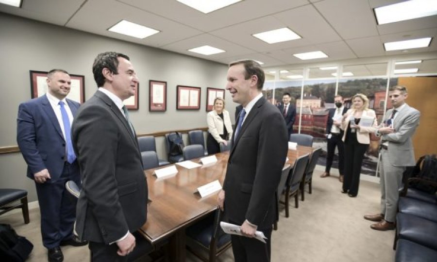 Senatori Murphy i thotë Kurtit se ka kompani që duan të investojnë në Kosovë