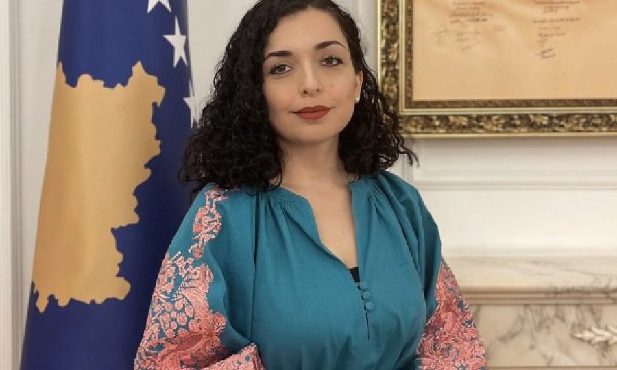 Presidentja Osmani feston ditën e veshjeve popullore të Ukrainës