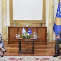 Konjfuca takon shefen e re të zyrës greke në Prishtinë, ia rikujton rëndësinë e njohjes së pavarësisë