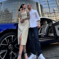 “A mendon ndonjëherë për Don Xhonin?”, kështu i përgjigjet ndjekësit modelja ruse