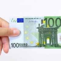 Ministria tregon se kur do t’iu dalin 100 eurot punëtorëve të sektorit privat