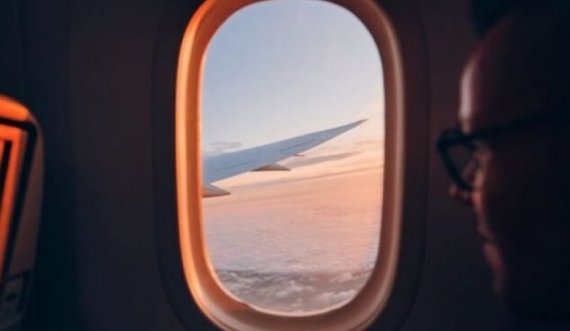 A e dini pse dritaret në avion janë të rrumbullakëta? Ka një arsye të rëndësishme