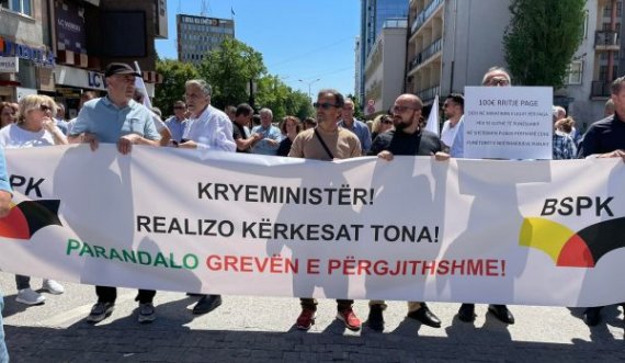 AAK i përkrah kërkesat e sindikalistëve: S’po dalin në rrugë prej qejfit