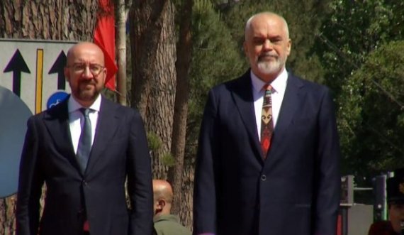 Presidenti i Këshillit Evropian Charles Michel mbërrin në Tiranë, pritet nga kryeministri Rama