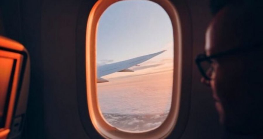 A e dini pse dritaret në avion janë të rrumbullakëta? Ka një arsye të rëndësishme