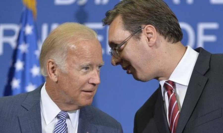 Biden uron Vuçiqin që u rizgjodh president, i kërkon kompromis me Kosovën