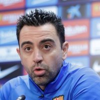 Xavi i vendos pesë lojtarë të Barcelonës në shitje