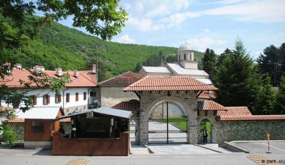 Gjykata Kushtetuese nxori vendim për pronën e Manastirit të Deçanit me bazë tërësisht diskriminues dhe antikushtetues