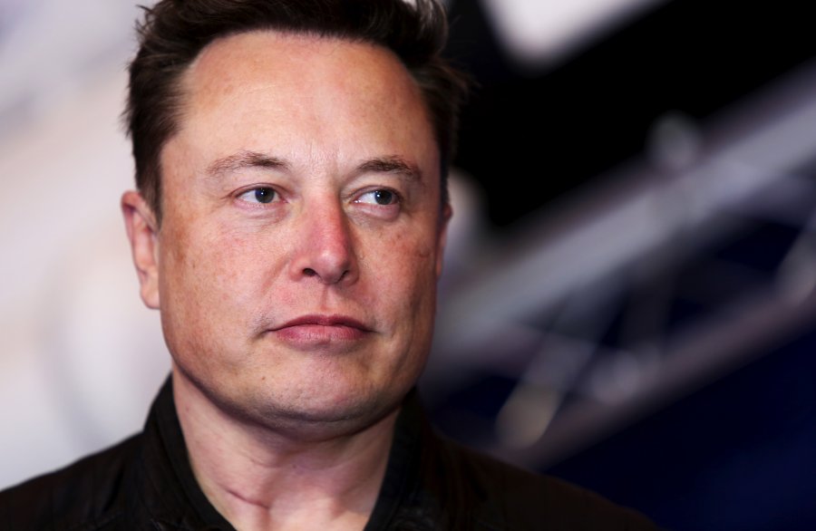 Pyetja e famshme që bën Elon Musk në çdo intervistë para se të punësojë dikë