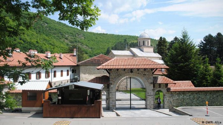 Gjykata Kushtetuese nxori vendim për pronën e Manastirit të Deçanit me bazë tërësisht diskriminues dhe antikushtetues