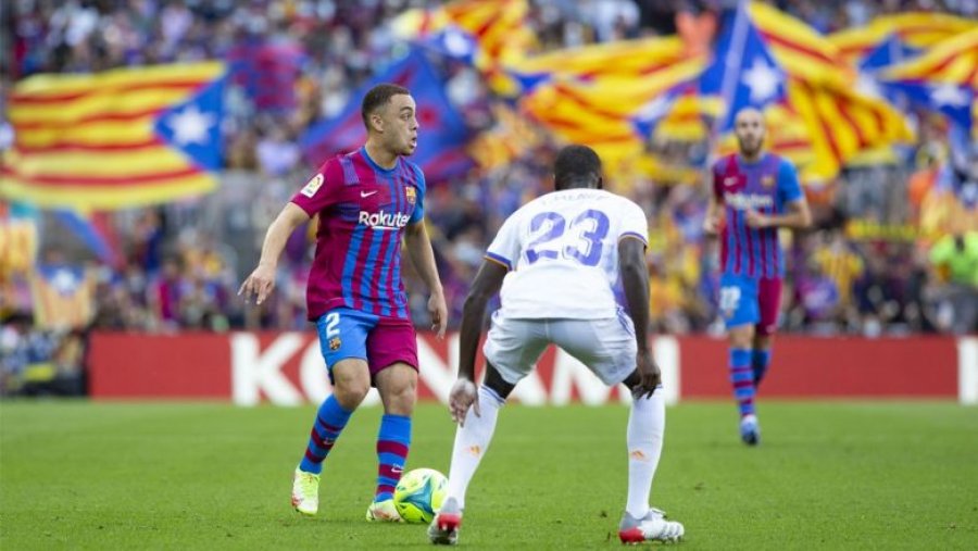 Barcelona ia ofron tri skuadrave angleze transferimin e Sergino Dest