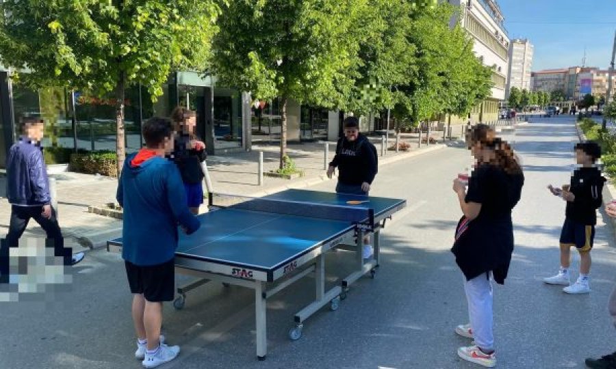 Në rrugët e bllokuara luhet ping-pong