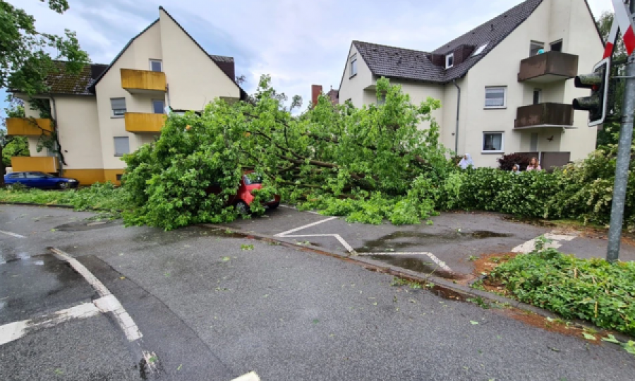 Mbi 40 të plagosur si pasojë e tornadove në Gjermani