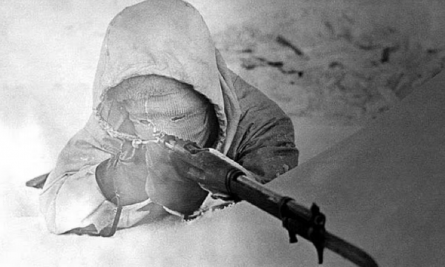 “Vdekja e Bardhë”, snajperisti finlandez që u kthye në tmerrin e ushtarëve rusë