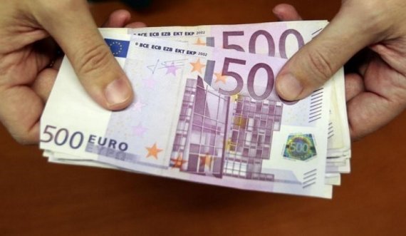 Pagoi 2 euro për kafen, thërret policinë dhe lokali gjobitet me 1000 euro, bëhet virale