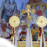 Kisha Ortodokse Serbe njeh Kishën Ortodokse Maqedonase