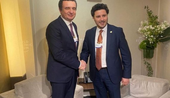 Kurti e Abazoviq diskutojnë për rrugët Deçan-Plavë dhe Pejë-Rozhajë