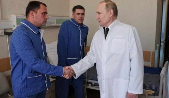 Putin viziton ushtarët e plagosur në Moskë, ja kërkesa që bëri