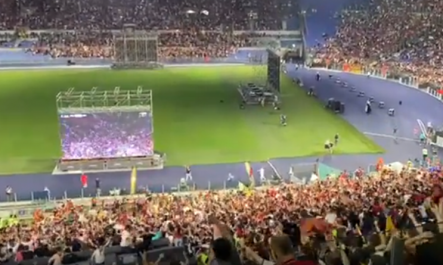 Stadiumi në Tiranë nuk i zuri, tifozët e Romës e mbushin stadiumin e tyre në Itali